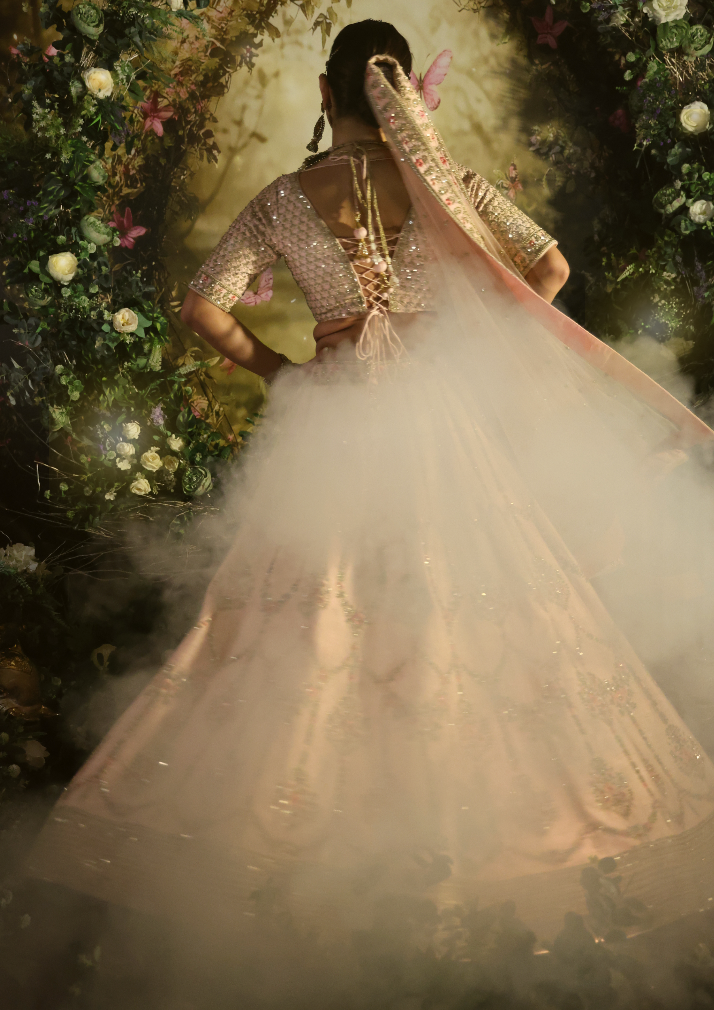 pink and gold indian wedding dress Indian Wedding Dresses: 18 Unusual Looks & Faqs