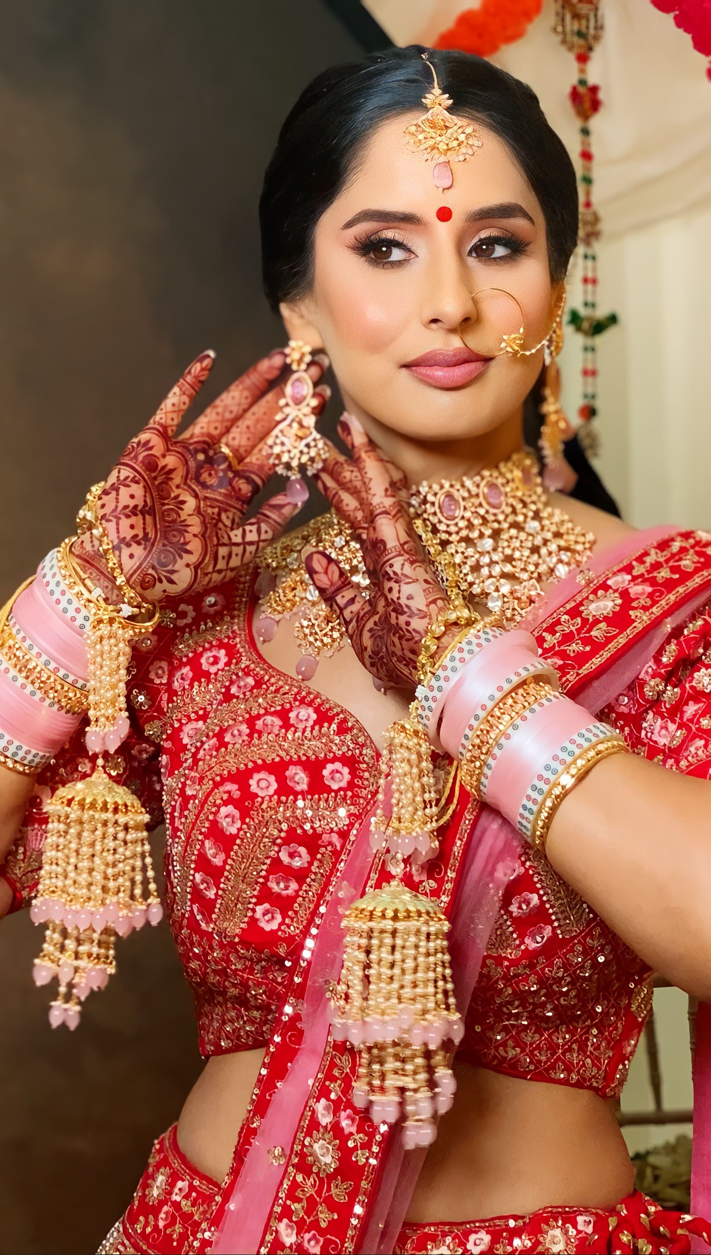 Bride with kundan jewellery hotsell